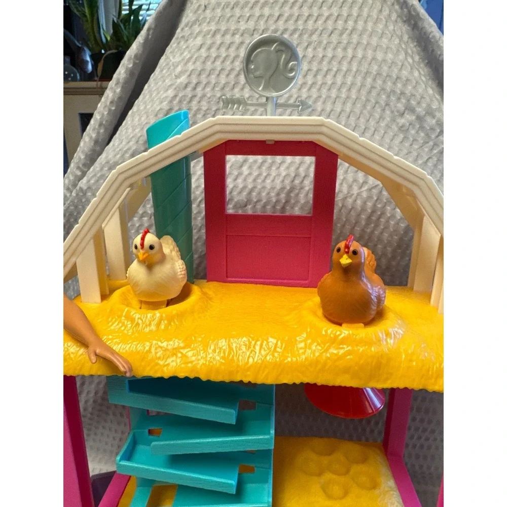 Barbie Hatch & Gather Egg Farm Playset with Chicken Coop and Accessories